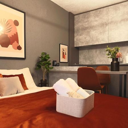 Etern Stays - Studio Apartment Prishtinë Ngoại thất bức ảnh