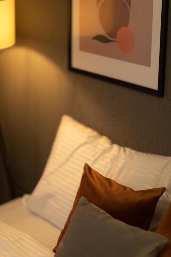 Etern Stays - Studio Apartment Prishtinë Ngoại thất bức ảnh